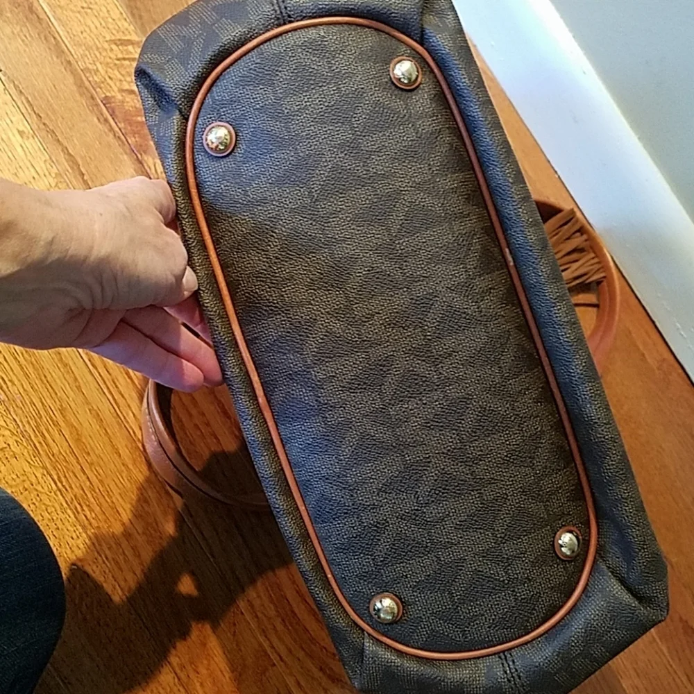 Like new Michael Kors bag, brown